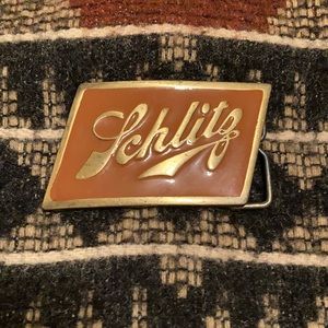 Schlitz belt buckle